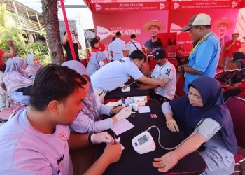 Berlangsung 2 Hari, Warga dan Pedagang Pasar Tawangmangu Antusias Ikuti Pengobatan Gratis dari Panadol
