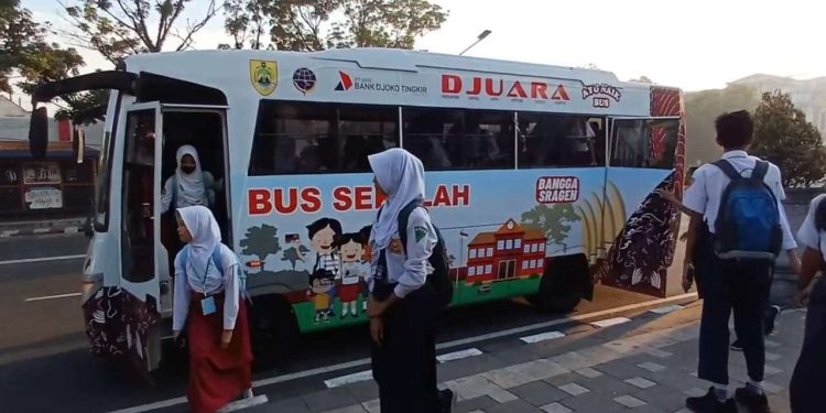 Bus Gratis Sragen: Dari Hibah Instansi, Untuk Pendidikan Anak Bangsa