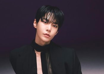 Jelang Wamil, Doyoung NCT Sumbang Dana Untuk Pendidikan