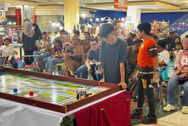 Meriah! Puluhan Anak Unjuk Kebolehan Robotik di Neo Solo Grand Mall