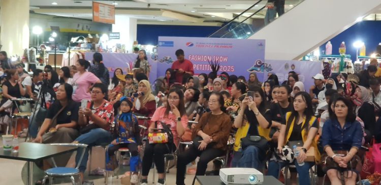 Bernuansa Nusantara, Puluhan Anak Meriahkan Fashion Show Competition 2025 di NEO Solo Grand Mall