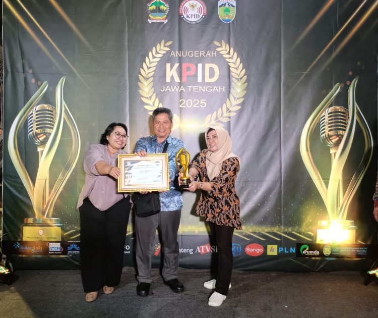 Radio Solopos Raih Anugerah KPID Jateng 2025 Sebagai Lembaga Penyiaran Swasta Radio Terbaik