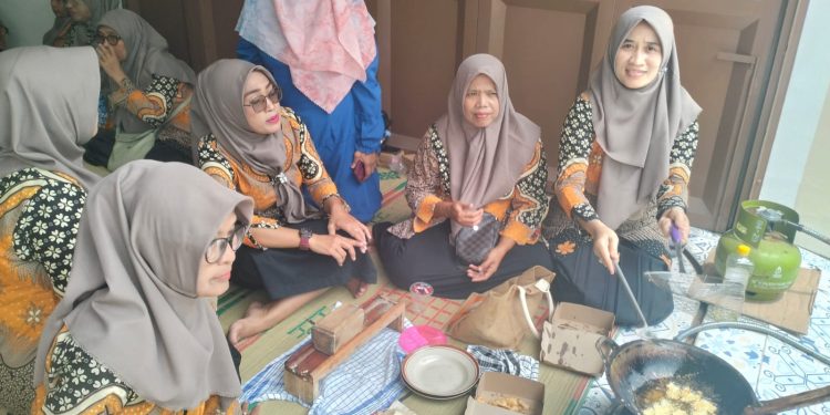 Program Pengabdian UIN Solo Dorong Wirausaha Perempuan Berbasis Kearifan Lokal