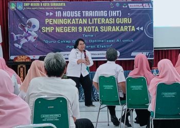 Guru SMPN 9 Surakarta Dibekali Pelatihan AI oleh Master Trainer AI Ready ASEAN