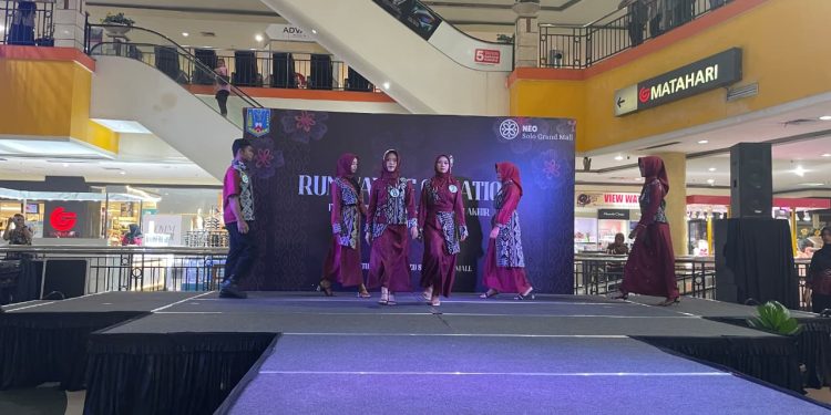 Meriah, 72 Desainer Muda SMKN 3 Solo Unjuk Kebolehan di NEO Solo Grand Mall