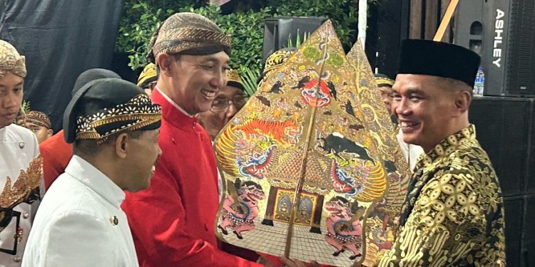 wayang kulit sumanto ketua dprd jateng