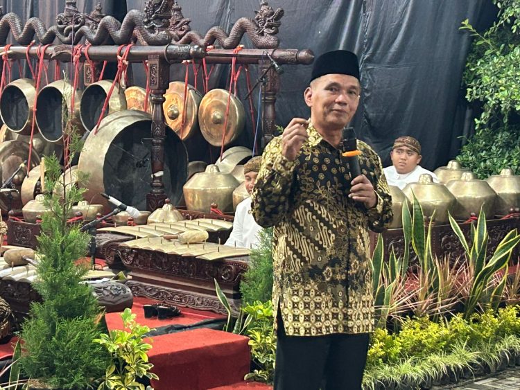 Gandeng 23 Dalang, Ketua DPRD Jateng Pentaskan Wayang Kulit 30 Jam Nonstop