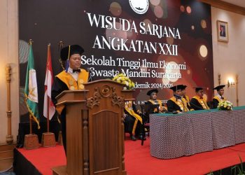 wisuda stie swasta mandiri