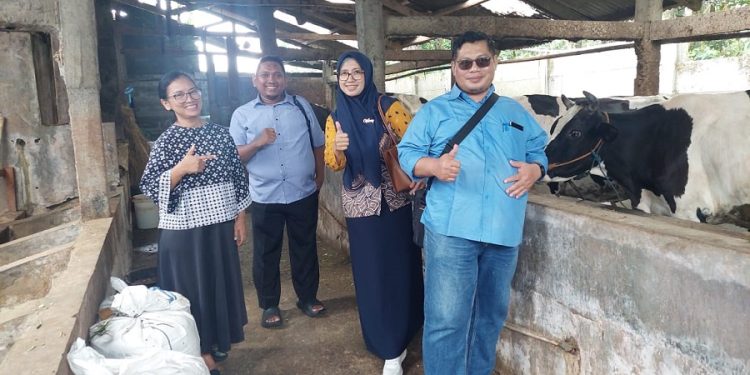 instalasi biodigester portable pengabdian UNS