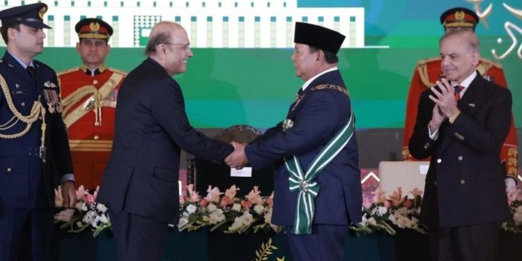 prabowo subianto terima penghargaan