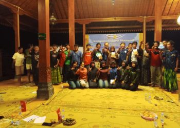 Salam Literasi “Misteri Cokelat” dari Penulis VY Harmayanthi bersama Remaja Dusun Wotawati, Gunung Kidul, Yogyakarta