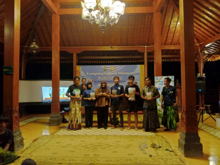 Salam Literasi “Misteri Cokelat” dari Penulis VY Harmayanthi bersama Remaja Dusun Wotawati, Gunung Kidul, Yogyakarta