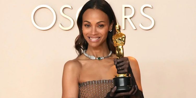 Zoe Saldana Dinobatkan Sebagai Aktor Berpendapatan Tertinggi Sepanjang Masa