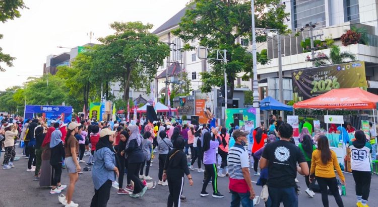 Sambut Ramadan, Dompet Dhuafa Jateng Gaungkan “Berzakat Itu Kalcer” di CFD Semarang