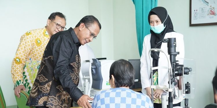Serap Masukan dari Publik, Dirut BPJS Kesehatan Kunjungi RS UNS