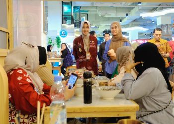 Wakil Wali Kota Solo Sosialisasikan Pembatasan Plastik Sekali Pakai di NEO Solo Grand Mall