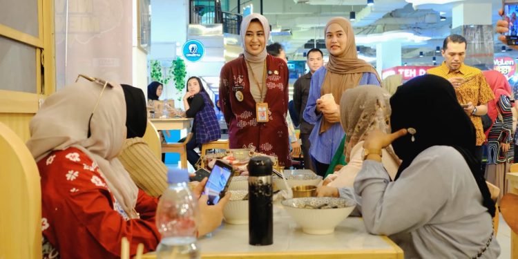 Wakil Wali Kota Solo Sosialisasikan Pembatasan Plastik Sekali Pakai di NEO Solo Grand Mall