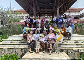 Kreatif, Lorin Group Solo Rayakan Hari Kartini Lewat Workshop Buket Bunga dari Hijab