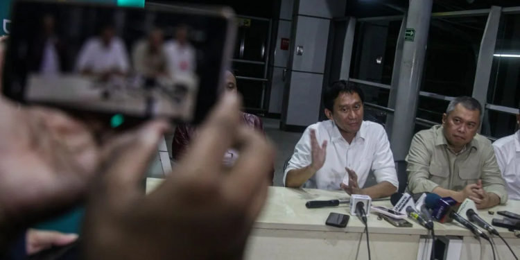 Korban Meninggal dalam Tragedi Kecelakaan KA di Bekasi Bertambah Jadi Tujuh Orang