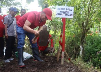 Sumanto Canangkan Program Jaga Kali Merawat Bumi, Tanam Pohon Penyimpan Air di Sekitar Sungai