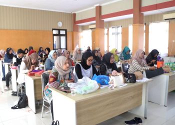 Dekranasda Pekalongan Dorong UMKM Olah Sampah Plastik Menjadi Tas Bernilai Jual