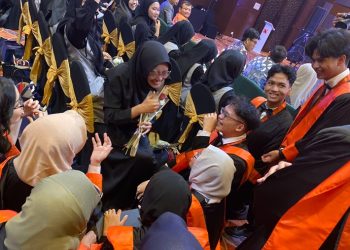 Khidmat dan Penuh Haru, Ini Rekaman Lensa Wisuda Perdana SMA Unggulan Rushd Sragen
