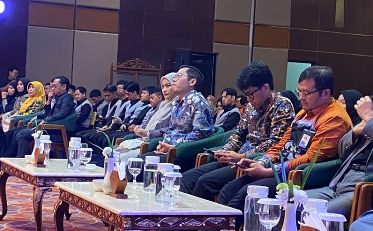 Khidmat dan Penuh Haru, Ini Rekaman Lensa Wisuda Perdana SMA Unggulan Rushd Sragen