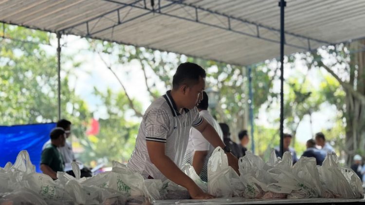 Idul Adha 1447 H, Lorin Group Solo Sembelih 6 Ekor Sapi dan 4 Kambing, Distribusi 900 Kantong Daging