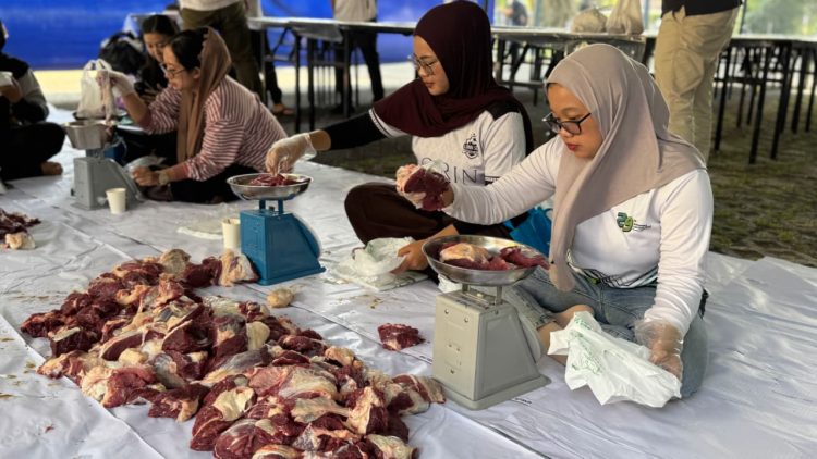 Idul Adha 1447 H, Lorin Group Solo Sembelih 6 Ekor Sapi dan 4 Kambing, Distribusi 900 Kantong Daging