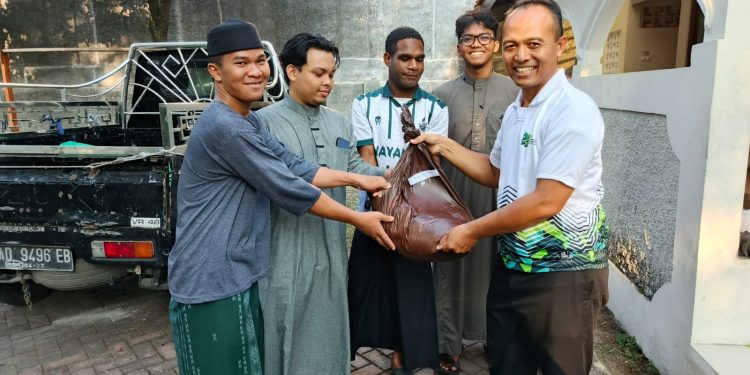 Idul Adha 1447 H, Lorin Group Solo Sembelih 6 Ekor Sapi dan 4 Kambing, Distribusi 900 Kantong Daging