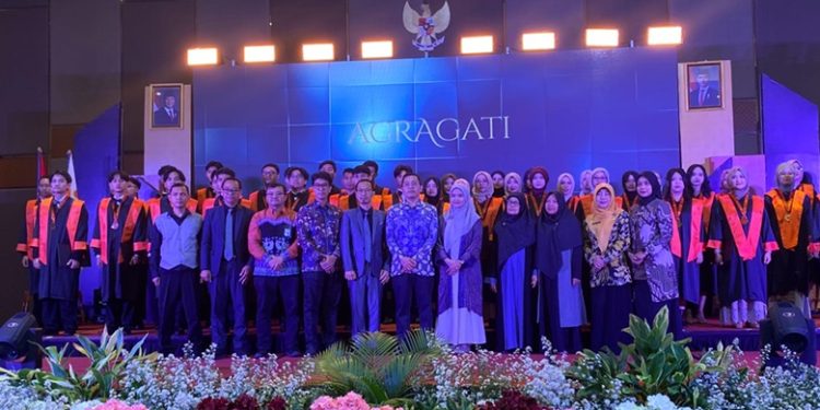 Wisuda Perdana SMA Unggulan Rushd, Founder Achmad Zaky: Be Change Marker!