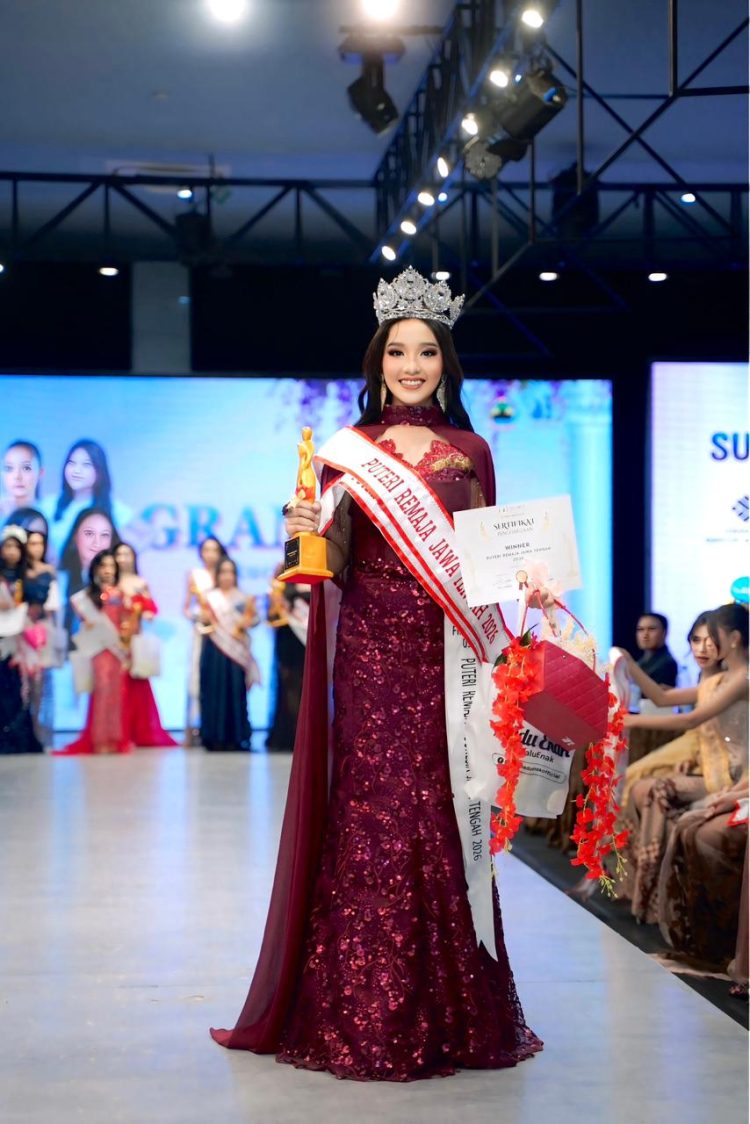 Siswi Asal Solo Emmanuella Raih Gelar Putri Remaja Jawa Tengah 2026