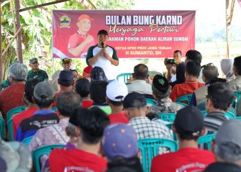 Bulan Bung Karno, Ketua DPRD Jateng Sumanto Ajak Warga Dayu Karanganyar Tanam Pohon