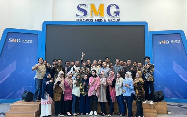 34 Staf FIB UNS Ikuti Pelatihan Jurnalistik dan Public Speaking di Griya Solopos