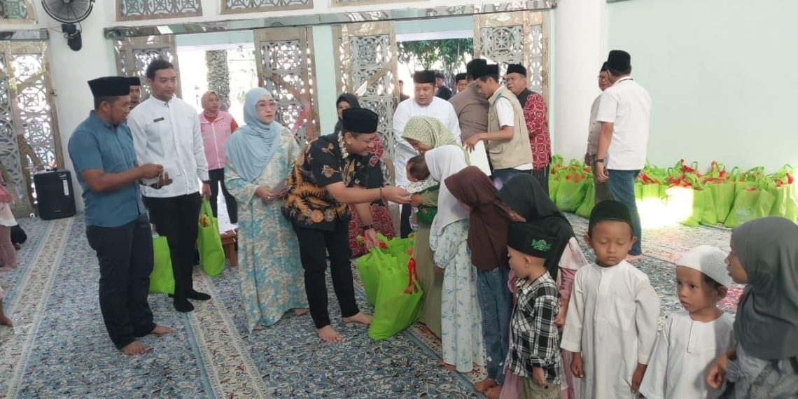 Penerima Santunan Anak Yatim di Masjid Al-Ikhlas Pekalongan Bertambah Jadi 70 Anak