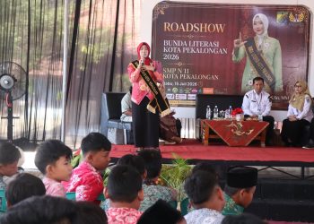 Bunda Literasi Kota Pekalongan Kampanyekan Literasi Digital Lewat Roadshow di Sekolah