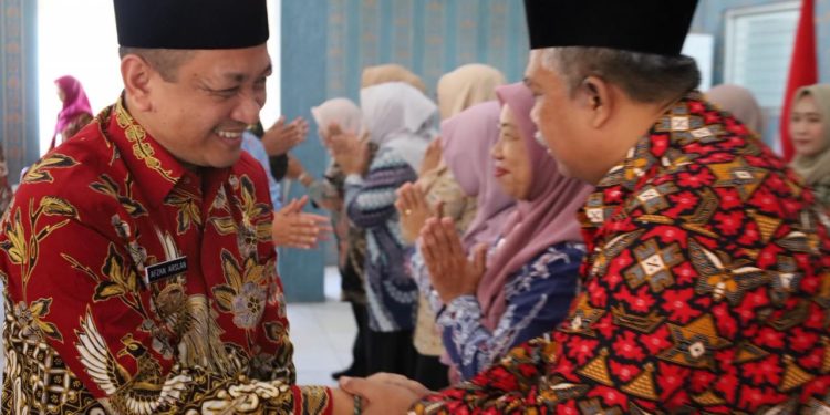 Roadshow Bunda Literasi Dorong Semangat Membaca dan Literasi Digital Siswa SDN Kandang Panjang 10