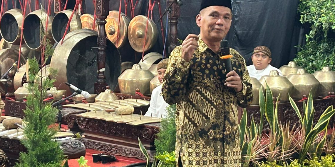 Sumanto Gelar Wayang Kulit Lakon Songsong Tunggul Naga di Karanganyar