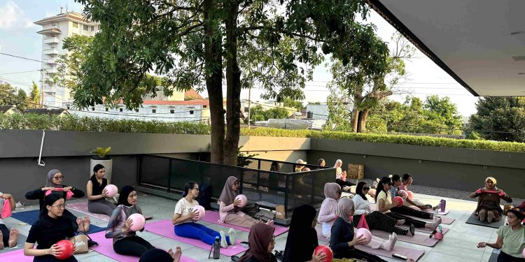 NataHati Solo Hadirkan Pengalaman Baru “The Sunset Pilates”, Perpaduan Olahraga, Relaksasi, dan Keindahan Senja