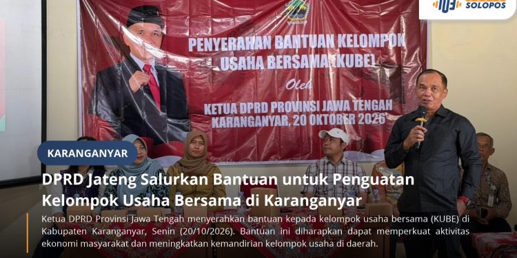 Salurkan Modal Usaha di Karanganyar, Sumanto Ajak Warga Kembangkan Potensi Ayam Kampung