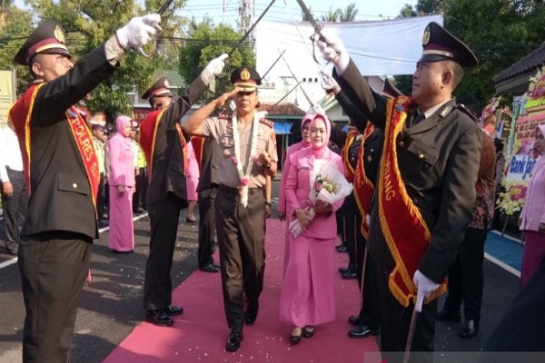 Pengganti Edi Siranta Sinulingga Disambut Polres Batang