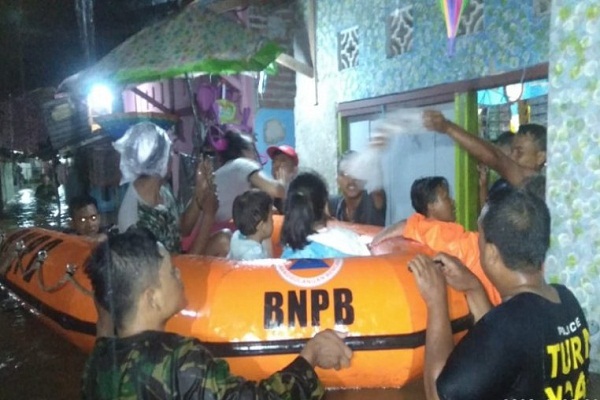 Hujan Deras Sejak Sabtu, Pekalongan & Batang Banjir