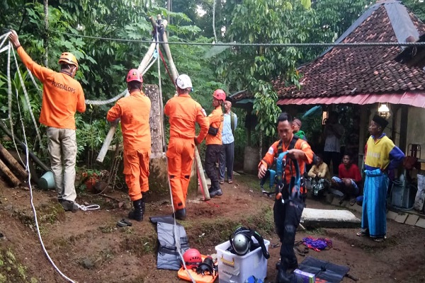 Kecelakaan Wonosobo: Jatuh ke Sumur Sedalam 14 M, Nenek 58 Tahun Selamat
