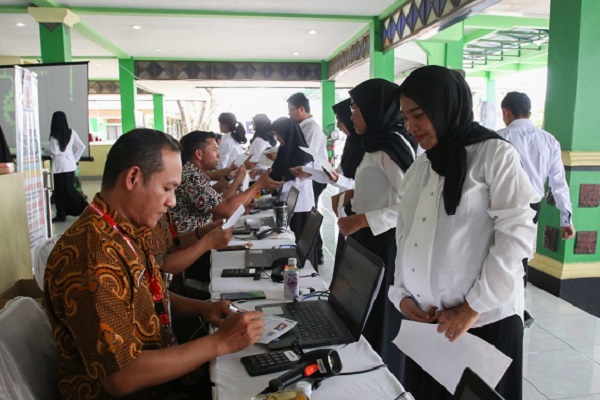 Meski Hamil Tua, Perempuan Ini Tetap Jalani Tes CPNS Jateng