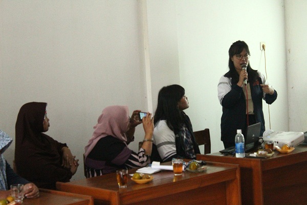 Di Batang, KKN Undip Sulap Bonggol dan Kulit Pisang Jadi Abon dan Kopi