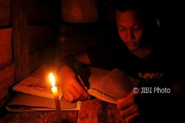 Tower SUTT Roboh, Rembang & Blora Tanpa Listrik