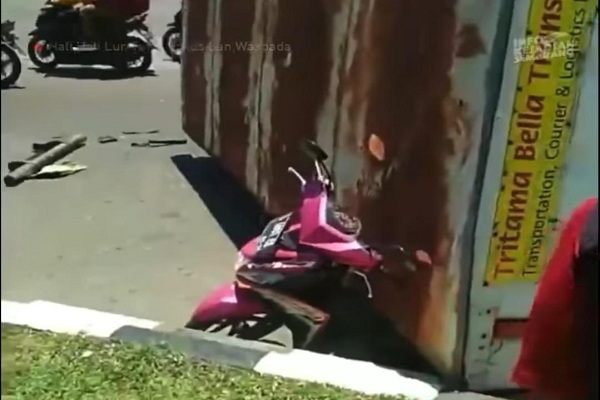 Simpang Hanoman Langganan Kecelakaan di Semarang, Warganet Gundah