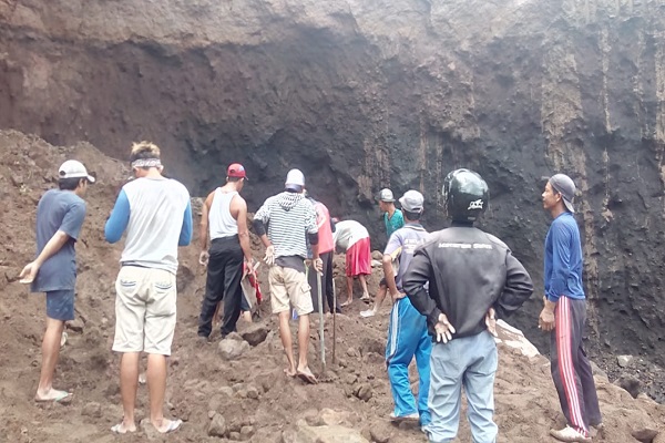 Tertimbun Longsor, 2 Penambang Lereng Gunung Merapi Tewas