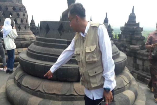 Duh, 3.000 Permen Karet Ditempelkan di Candi Borobudur…