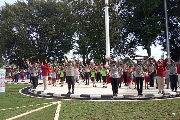 Peragakan Cuci Tangan, Kapolres Salatiga Diiringi Musik ala Tik-Tok